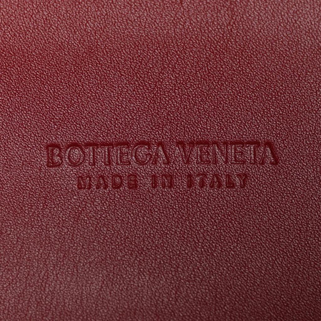 Bottega Veneta - Silky Calfskin Medium Andiamo Shoulder Bag Rosewood Space