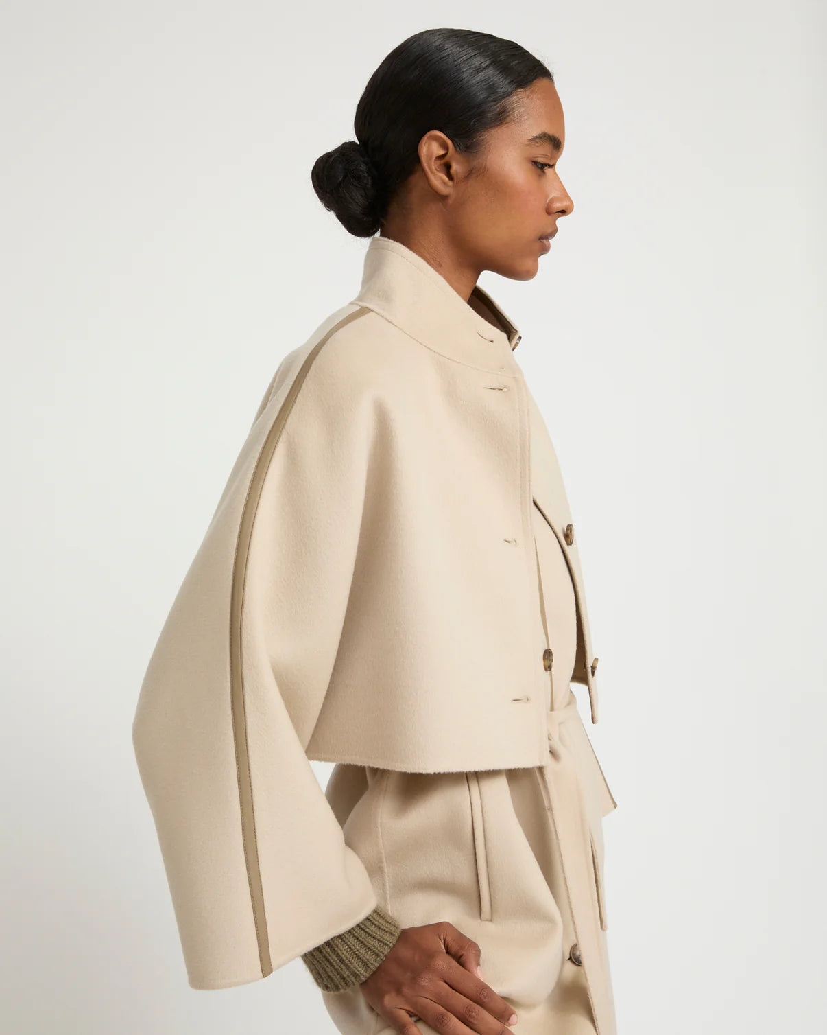 YVES SALOMON LUXURY OUTERWEAR | CROPPED CASHMERE CAPE JACKET