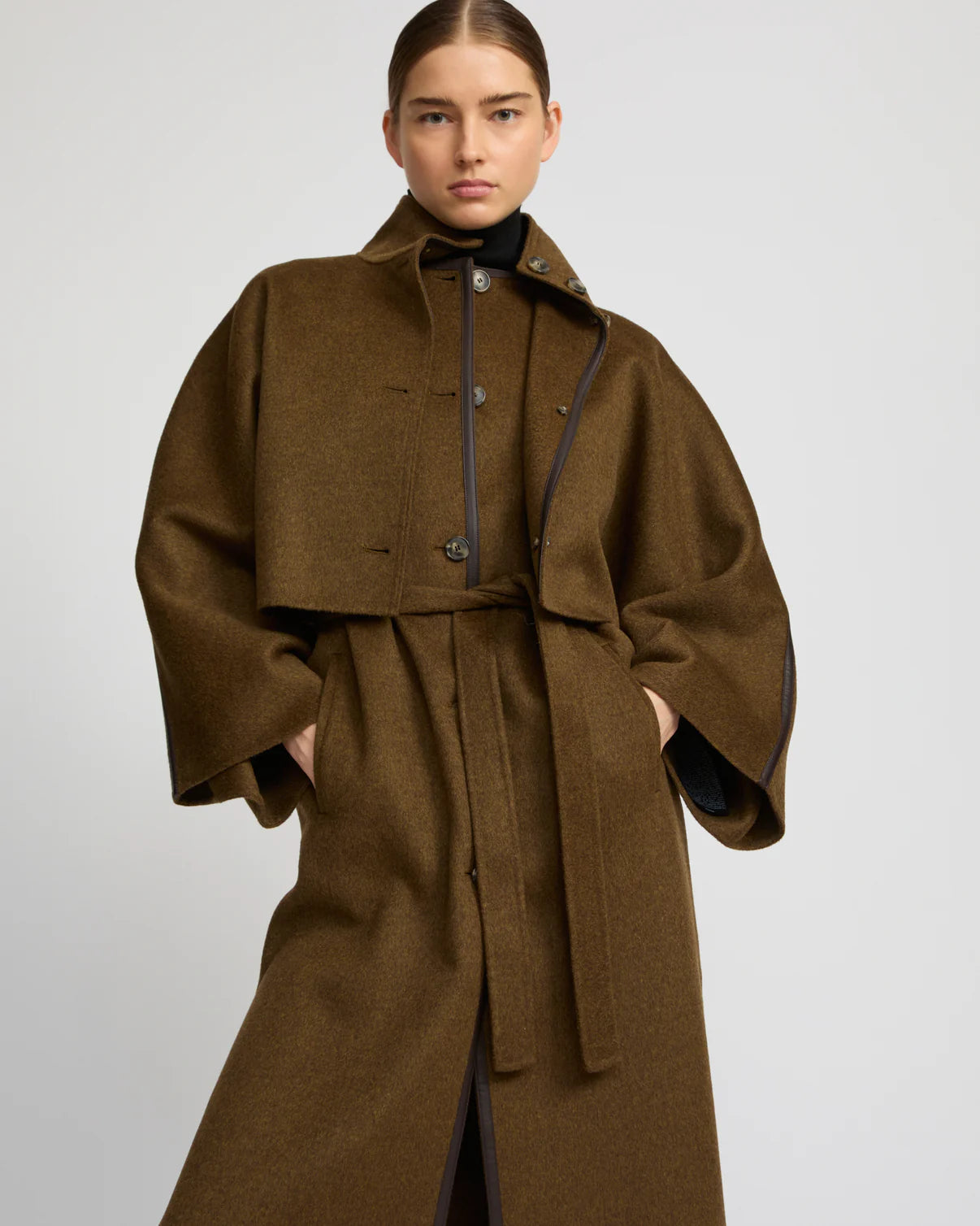 YVES SALOMON LUXURY OUTERWEAR | CROPPED CASHMERE CAPE JACKET