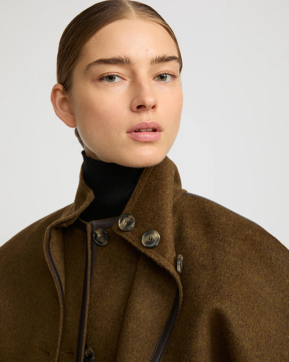 YVES SALOMON LUXURY OUTERWEAR | CROPPED CASHMERE CAPE JACKET
