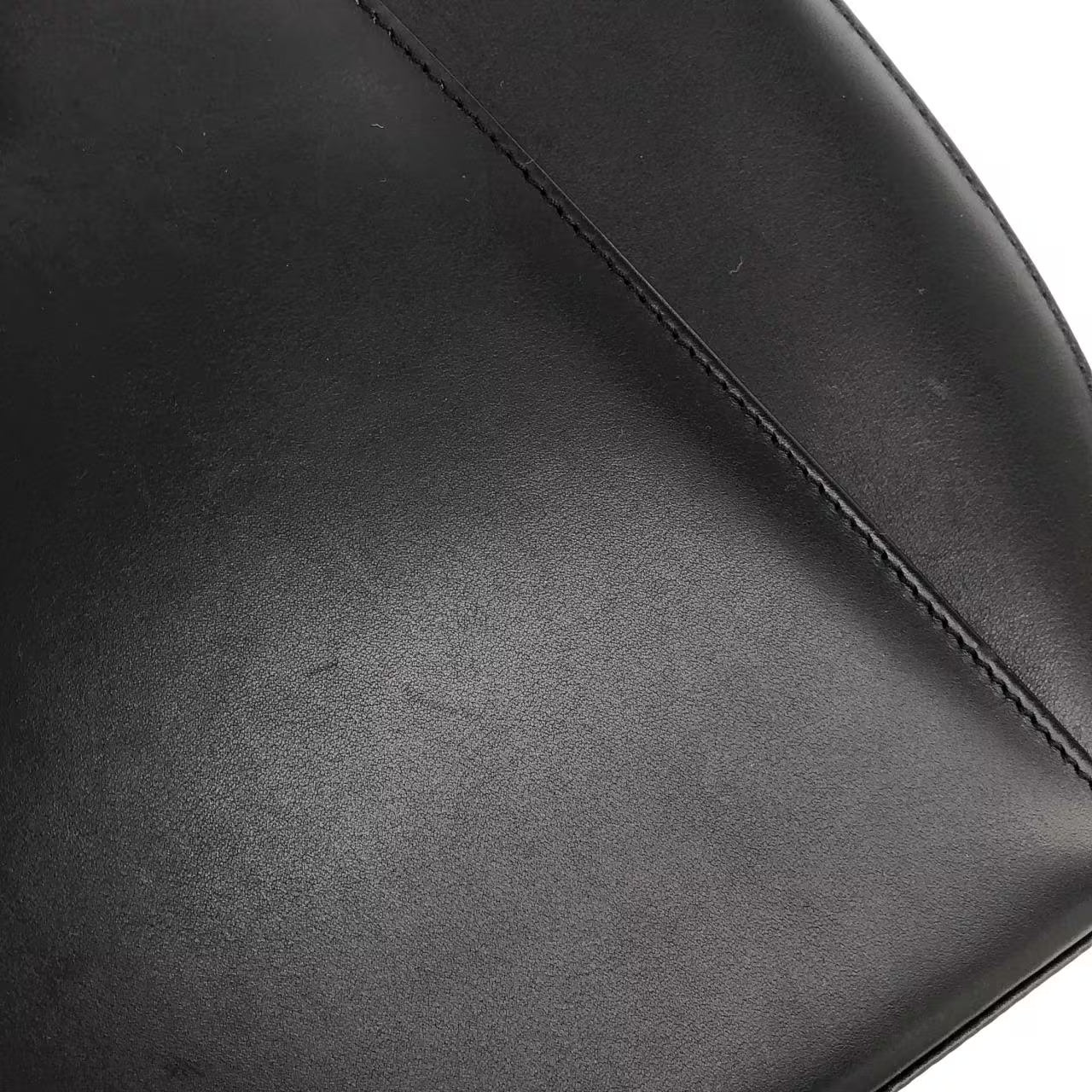 Vintage Cartier Leather Shoulder Bag – Rank A Condition | BeyVogue