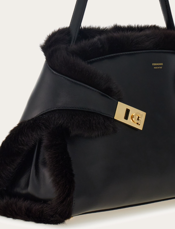 HUG SOFT SHOULDER BAG BY FERRA – MINIMALIST LUXURY & EVERYDAY ELEGANCE