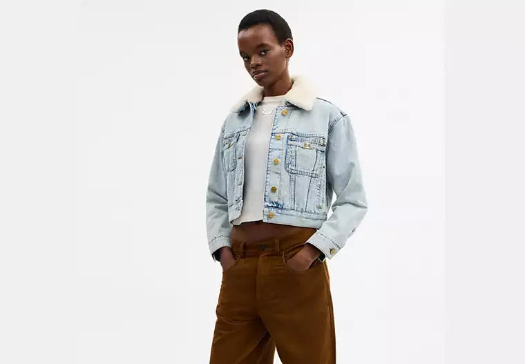 TRUCKER JACKET WITH TRADITIONAL "C" IN ORGANIC COTTON DENIM WITH SHEARLING COLLAR