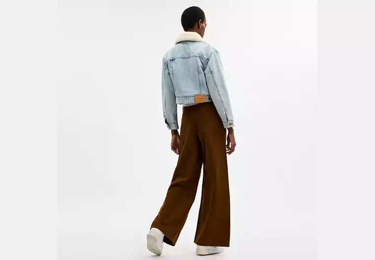 TRUCKER JACKET WITH TRADITIONAL "C" IN ORGANIC COTTON DENIM WITH SHEARLING COLLAR