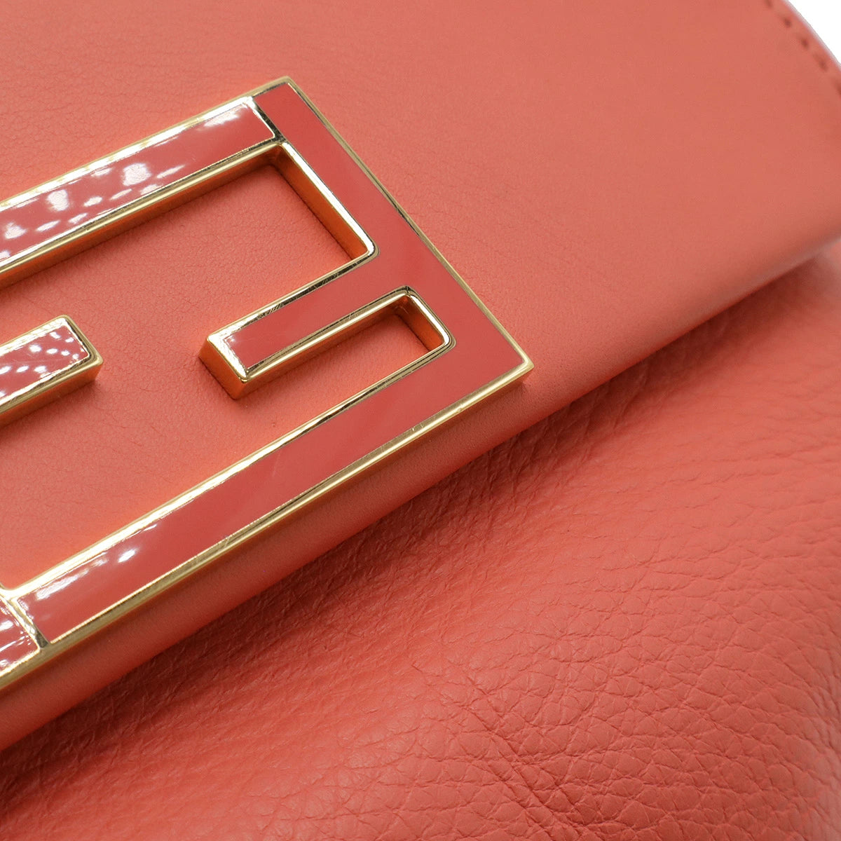 Fendi 8M0276 Chain Pochette & Clutch in Coral Pink Leather with Gold Hardware – Pre-Owned