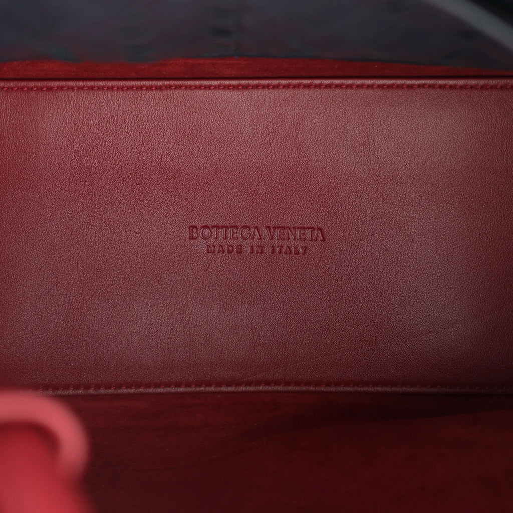 Bottega Veneta - Silky Calfskin Medium Andiamo Shoulder Bag Rosewood Space